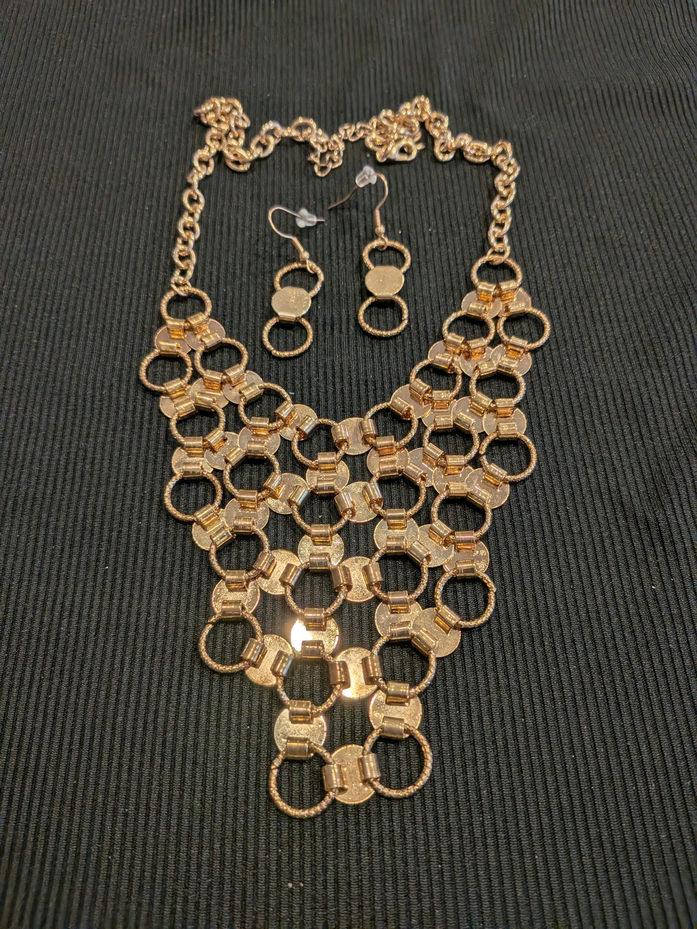 Gold-Tone Stunning Necklace 13" and Earrings Set